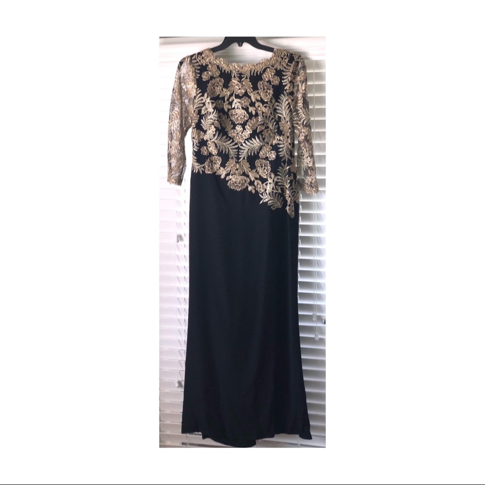 Black/Gold Todashi Shoji Long Night Dress